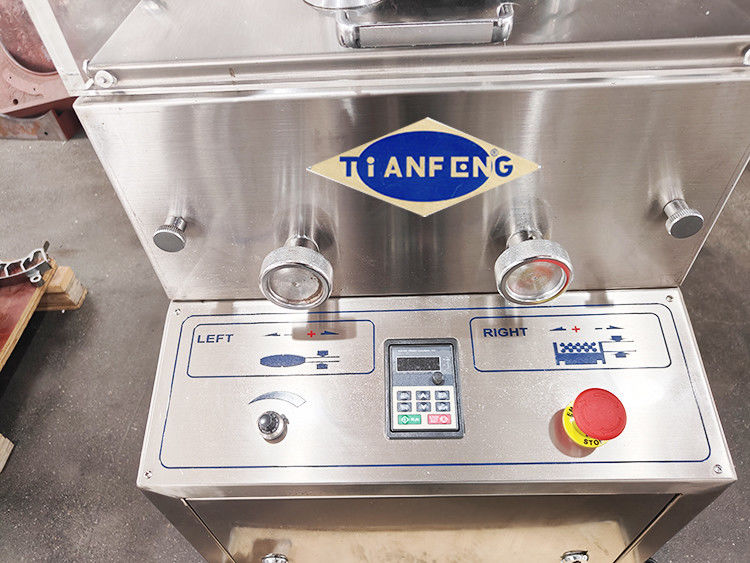 220V/380V zasilanie Tablet Tablet Press Machine z maksymalnym ciśnieniem 60KN i maksymalną głębokością wypełnienia 15mm