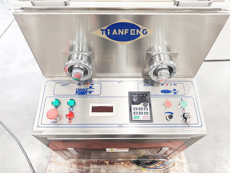 Przemysł farmaceutyczny Maszyna do prasowania tabletów z mocą 2,2 kW i maksymalną mocą tabletów 16200 sztuk/h