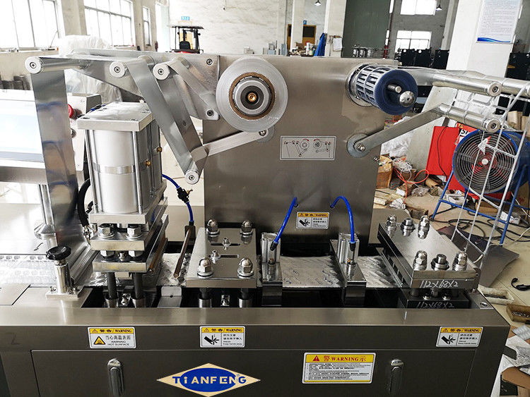 DPB150 Ss304 Płaska maszyna do pakowania blistrów z aluminium i tworzywa sztucznego Ekran dotykowy PLC